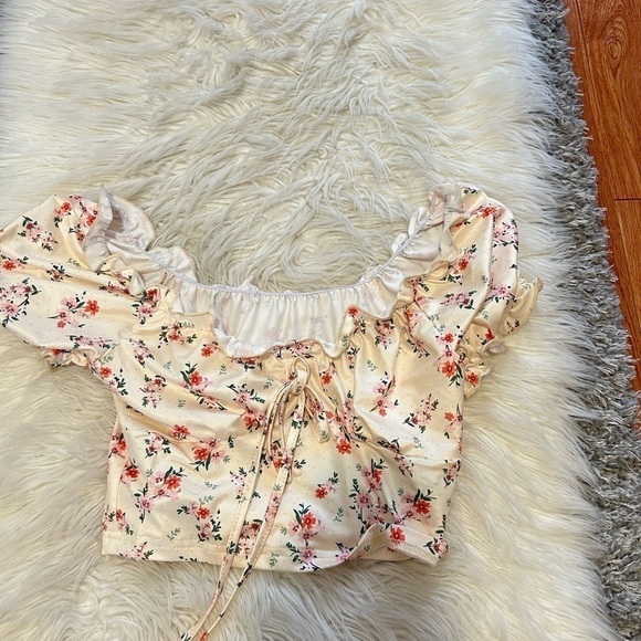 Floral top - Picture 1 of 1